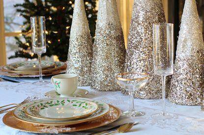 Canva-Christmas-Dinner-Table-Setting-1.jpg